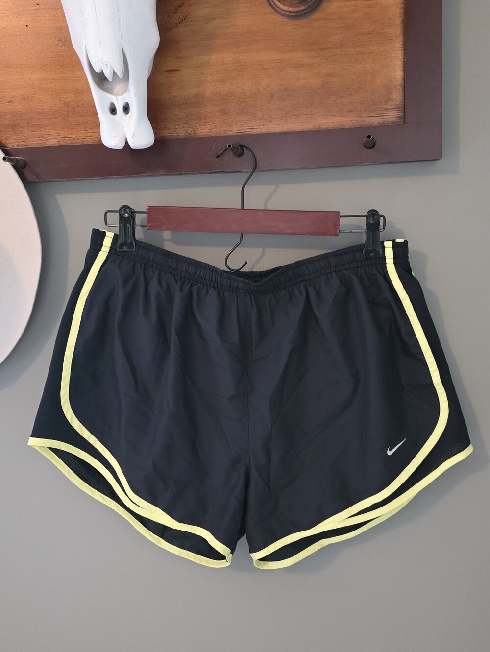 Nike Black & Yellow Dri-fit Athletic Shorts Size L